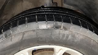 Used 2019 Maruti Suzuki Swift [2017-2021] ZXi AMT Petrol Automatic tyres RIGHT FRONT TYRE TREAD VIEW