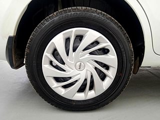 Used 2023 Toyota Rumion S 1.5l Petrol AT Petrol Automatic tyres RIGHT REAR TYRE RIM VIEW