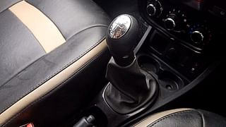 Used 2014 Renault Duster [2012-2015] 85 PS RxL (Opt) Diesel Manual interior GEAR  KNOB VIEW