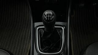 Used 2016 Maruti Suzuki Ciaz [2014-2017] ZXi+ RS Petrol Manual interior GEAR  KNOB VIEW
