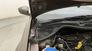 Used 2016 Volkswagen Ameo [2016-2020] Highline1.2L (P) Petrol Manual engine ENGINE RIGHT SIDE HINGE & APRON VIEW