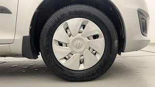 Used 2016 Maruti Suzuki Swift [2014-2017] LXI (O) Petrol Manual tyres RIGHT FRONT TYRE RIM VIEW
