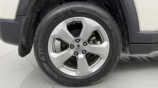 Used 2018 JEEP Compass [2017-2021] Limited 1.4 Petrol AT Petrol Automatic tyres RIGHT REAR TYRE RIM VIEW