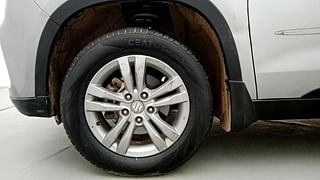 Used 2016 Maruti Suzuki Vitara Brezza [2016-2020] ZDi Diesel Manual tyres LEFT FRONT TYRE RIM VIEW
