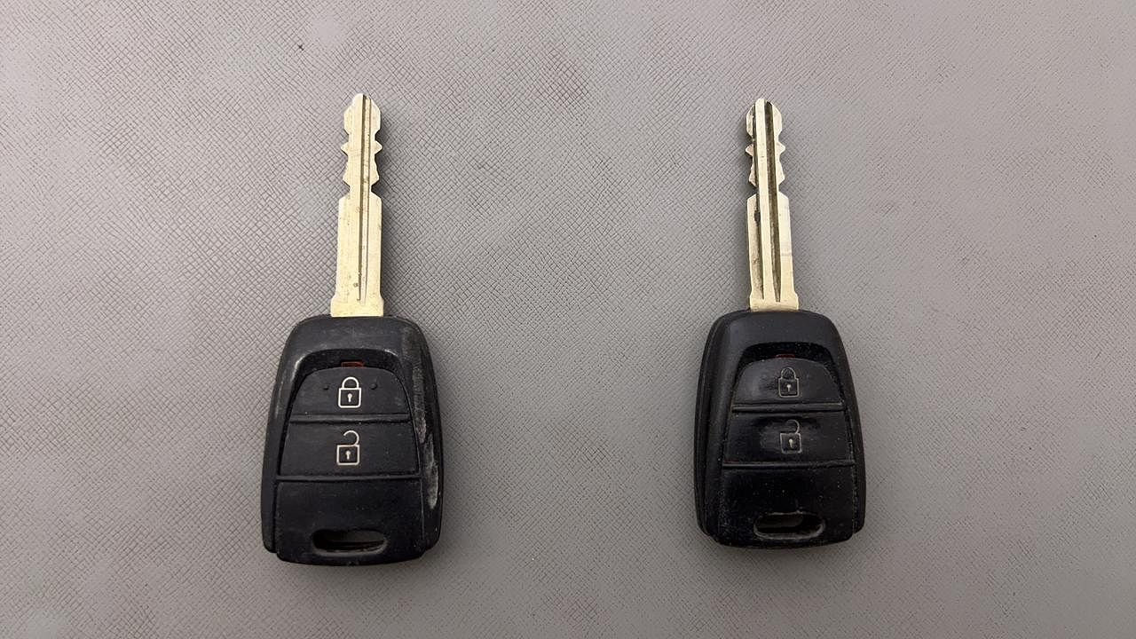 Used 2014 Hyundai Grand i10 [2013-2017] Magna 1.2 Kappa VTVT Petrol Manual extra CAR KEY VIEW