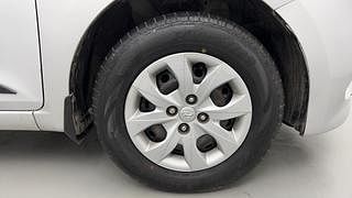 Used 2016 Hyundai Elite i20 [2014-2018] Sportz 1.2 Petrol Manual tyres RIGHT FRONT TYRE RIM VIEW
