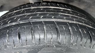 Used 2012 Toyota Etios Liva [2010-2017] G Petrol Manual tyres RIGHT REAR TYRE TREAD VIEW