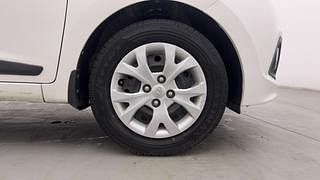 Used 2016 Hyundai Grand i10 [2013-2017] Sportz 1.2 Kappa VTVT Petrol Manual tyres RIGHT FRONT TYRE RIM VIEW