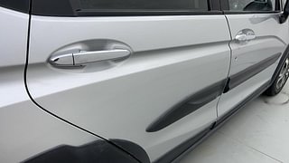 Used 2017 Honda WR-V [2017-2020] VX i-VTEC Petrol Manual dents MINOR SCRATCH