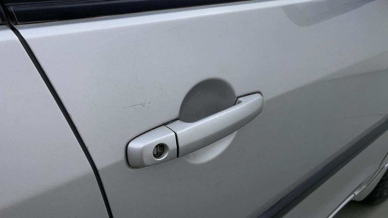 Used 2012 Maruti Suzuki Ertiga [2012-2015] Vxi Petrol Manual dents MINOR SCRATCH