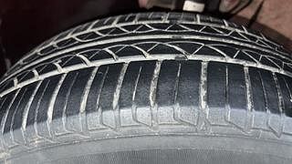 Used 2015 Volkswagen Polo [2015-2019] Comfortline 1.2L (P) Petrol Manual tyres LEFT FRONT TYRE TREAD VIEW