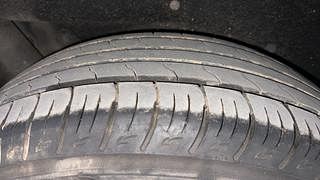 Used 2019 Mahindra Marazzo M6 8str Diesel Manual tyres RIGHT REAR TYRE TREAD VIEW