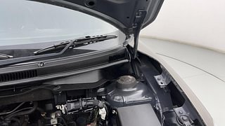Used 2021 Maruti Suzuki Swift VXI Petrol Manual engine ENGINE LEFT SIDE HINGE & APRON VIEW