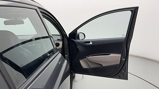 Used 2020 Hyundai Grand i10 [2017-2020] Sportz 1.2 Kappa VTVT Petrol Manual interior RIGHT FRONT DOOR OPEN VIEW