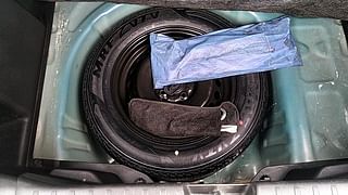 Used 2017 Maruti Suzuki Baleno [2015-2019] Zeta Diesel Diesel Manual tyres SPARE TYRE VIEW