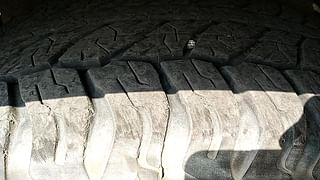 Used 2014 Toyota Fortuner [2012-2016] 3.0 4x2 AT Diesel Automatic tyres LEFT FRONT TYRE TREAD VIEW