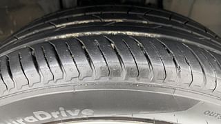 Used 2022 Nissan Magnite XL Petrol Manual tyres RIGHT FRONT TYRE TREAD VIEW