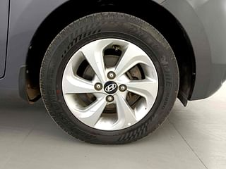 Used 2018 Hyundai Xcent [2017-2019] SX Diesel Diesel Manual tyres RIGHT FRONT TYRE RIM VIEW