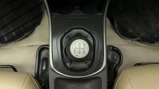 Used 2015 Honda City [2014-2017] V Petrol Manual interior GEAR  KNOB VIEW