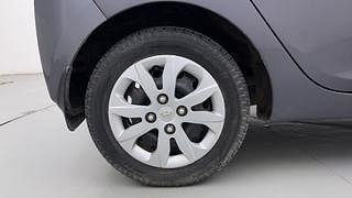Used 2018 Hyundai Eon [2011-2018] Magna + (O) Petrol Manual tyres RIGHT REAR TYRE RIM VIEW