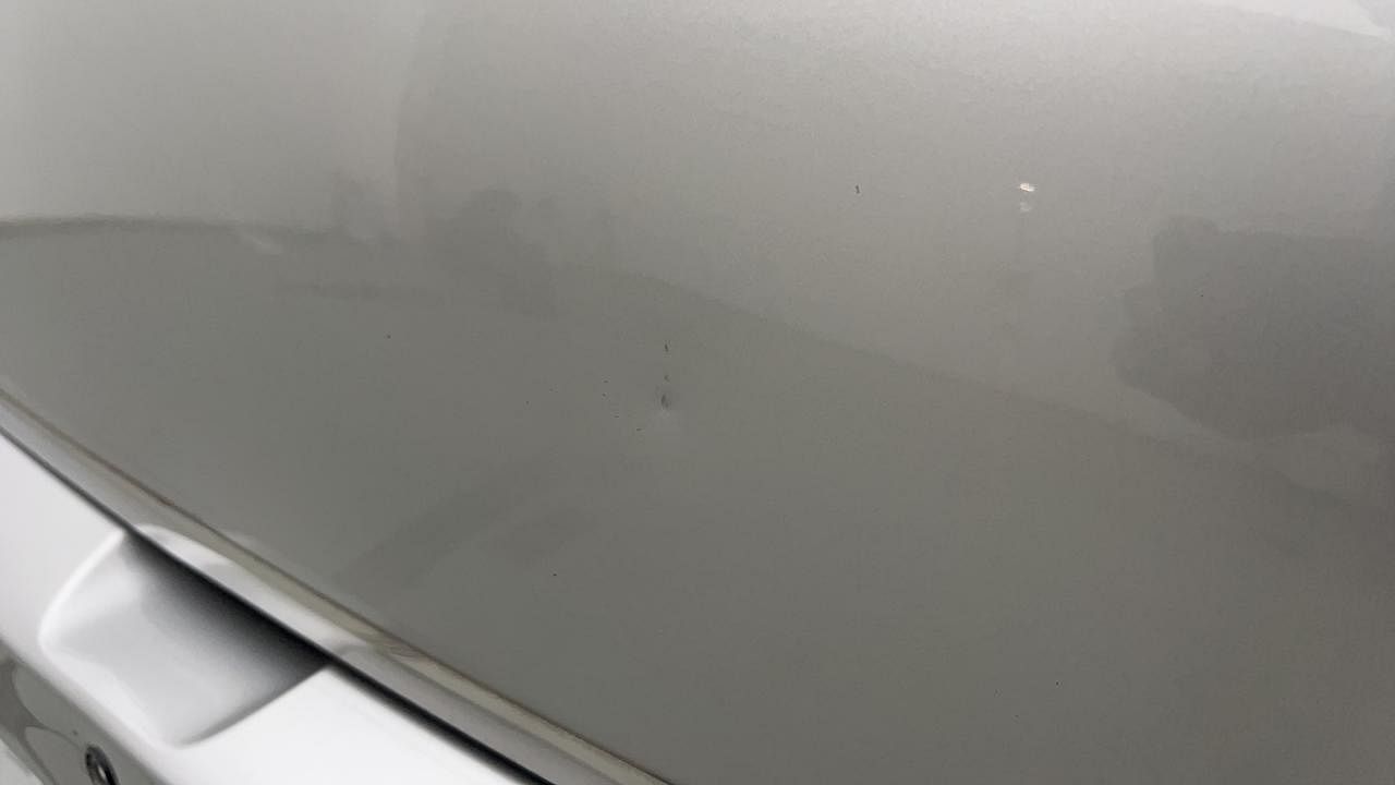 Used 2022 Maruti Suzuki Swift LXI Petrol Manual dents MINOR DENT