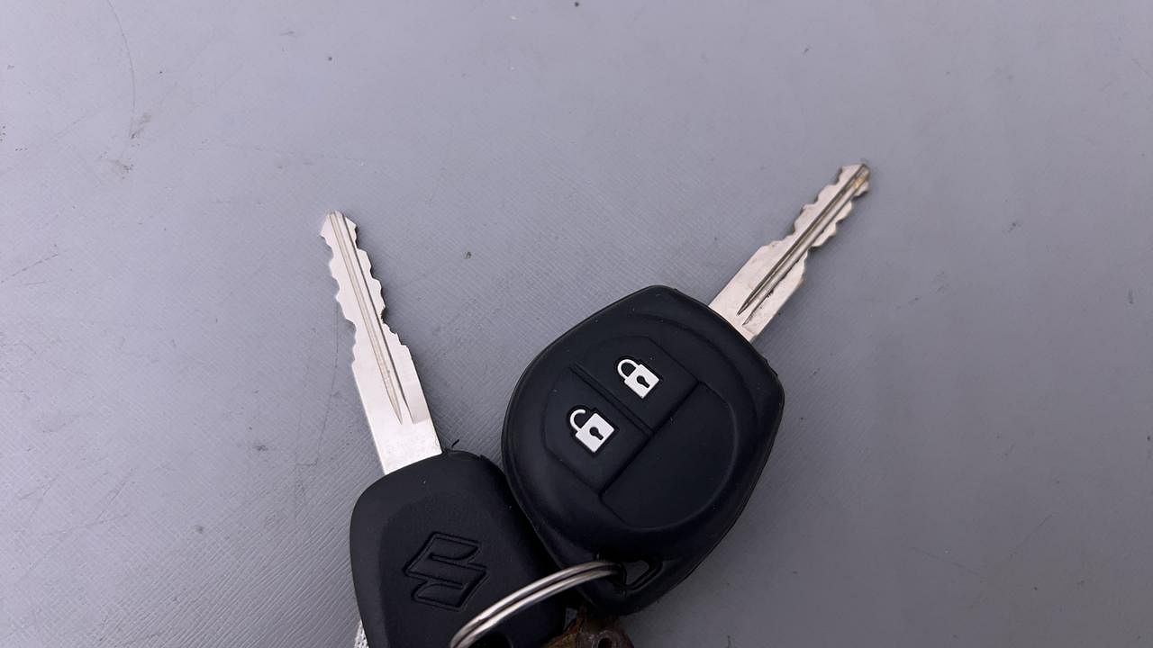 Used 2019 Maruti Suzuki Swift [2017-2021] VXI AMT Petrol Automatic extra CAR KEY VIEW