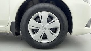 Used 2018 Nissan Sunny [2014-2020] XL Diesel Diesel Manual tyres RIGHT FRONT TYRE RIM VIEW