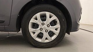 Used 2016 Hyundai Grand i10 [2013-2017] Sportz 1.2 Kappa VTVT Petrol Manual tyres RIGHT FRONT TYRE RIM VIEW