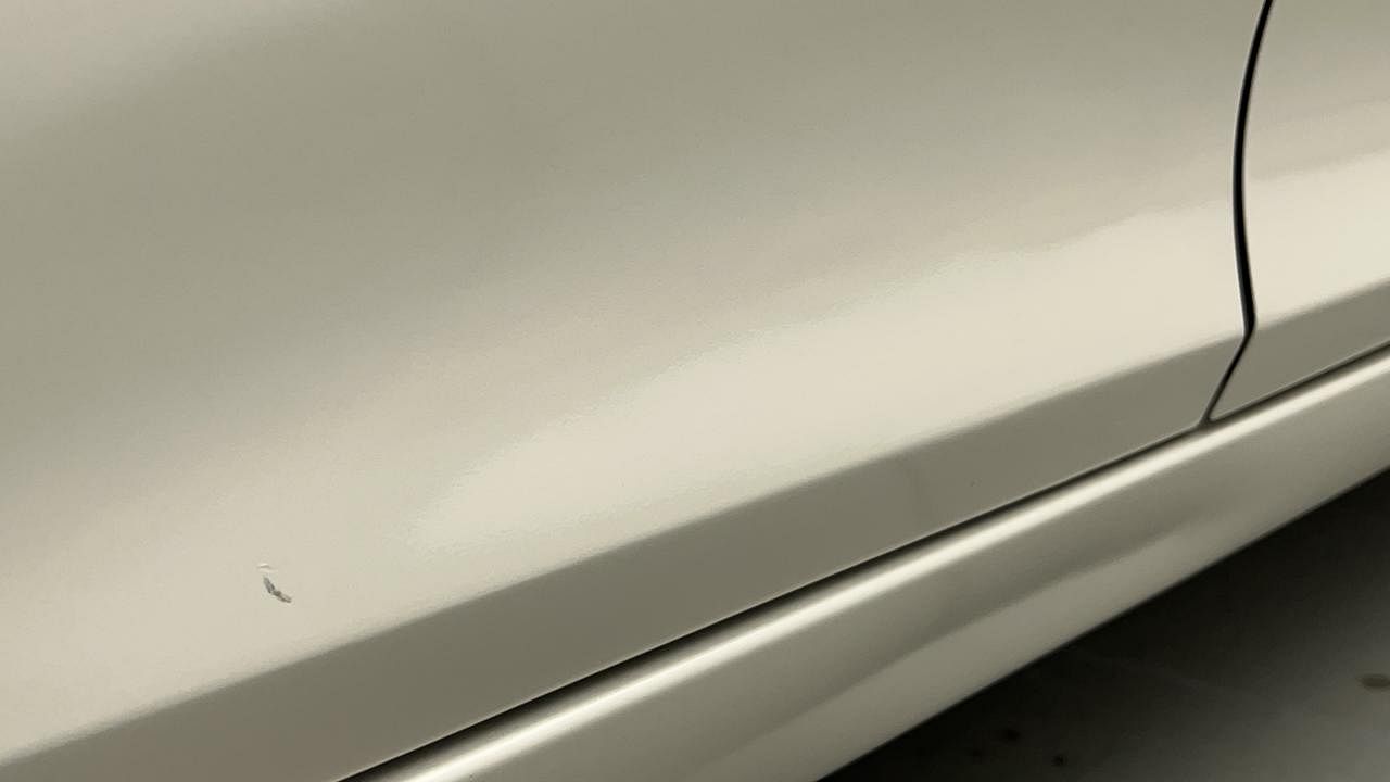 Used 2014 Hyundai Eon [2011-2018] Magna + Petrol Manual dents MINOR SCRATCH