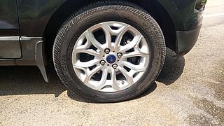 Used 2016 Ford EcoSport [2015-2017] Titanium 1.5L TDCi Diesel Manual tyres RIGHT FRONT TYRE RIM VIEW