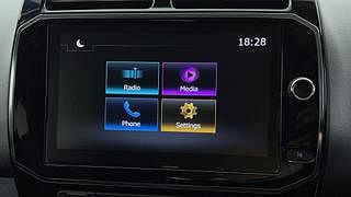 Used 2021 Renault Kwid 1.0 RXT Opt Petrol Manual top_features Integrated (in-dash) music system