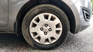 Used 2013 Hyundai i20 [2008-2012] Magna 1.2 Petrol Manual tyres RIGHT FRONT TYRE RIM VIEW