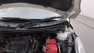 Used 2014 Maruti Suzuki Swift [2011-2017] VXi Petrol Manual engine ENGINE LEFT SIDE HINGE & APRON VIEW