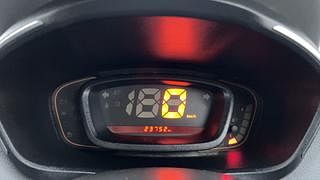 Used 2018 Renault Kwid [2015-2019] RXT Petrol Manual interior CLUSTERMETER VIEW