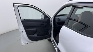 Used 2016 Renault Kwid [2015-2019] RXT Petrol Manual interior LEFT FRONT DOOR OPEN VIEW