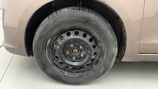 Used 2014 Maruti Suzuki Ertiga [2012-2015] VDi Diesel Manual tyres LEFT FRONT TYRE RIM VIEW