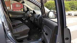 Used 2012 Maruti Suzuki Ritz [2009-2012] Ldi Diesel Manual interior RIGHT SIDE FRONT DOOR CABIN VIEW