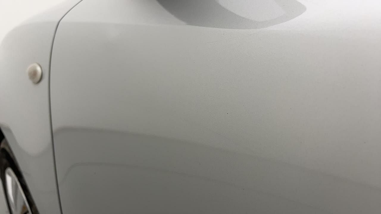 Used 2022 Maruti Suzuki Swift LXI Petrol Manual dents MINOR DENT