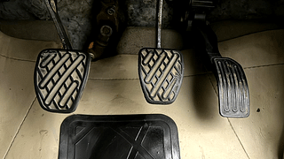 Used 2015 Renault Scala [2012-2018] RxZ Diesel Diesel Manual interior PEDALS VIEW