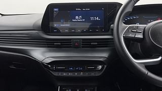 Used 2022 Hyundai New i20 Asta (O) 1.2 MT Petrol Manual interior MUSIC SYSTEM & AC CONTROL VIEW