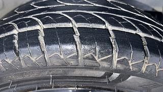 Used 2010 Chevrolet Spark [2007-2012] LS 1.0 Petrol Manual tyres RIGHT FRONT TYRE TREAD VIEW