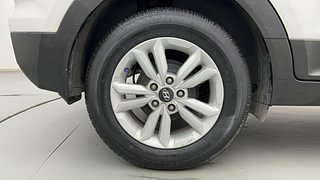 Used 2016 Hyundai Creta [2015-2018] 1.6 SX Plus Petrol Petrol Manual tyres RIGHT REAR TYRE RIM VIEW