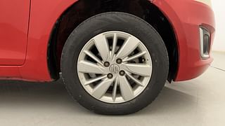Used 2015 Maruti Suzuki Swift [2011-2017] ZDi Diesel Manual tyres RIGHT FRONT TYRE RIM VIEW