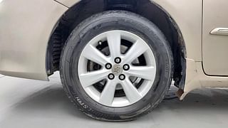 Used 2013 Toyota Corolla Altis [2011-2014] G Diesel Diesel Manual tyres LEFT FRONT TYRE RIM VIEW