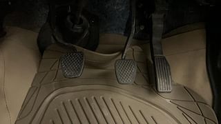 Used 2016 Honda City [2014-2017] VX (O) Diesel Diesel Manual interior PEDALS VIEW