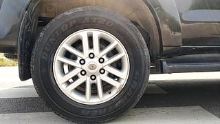 Used 2014 Toyota Fortuner [2012-2016] 3.0 4x2 AT Diesel Automatic tyres RIGHT REAR TYRE RIM VIEW