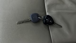 Used 2014 Toyota Fortuner [2012-2016] 3.0 4x2 MT Diesel Manual extra CAR KEY VIEW