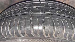Used 2013 Hyundai i20 [2012-2014] Sportz 1.2 Petrol Manual tyres RIGHT FRONT TYRE TREAD VIEW