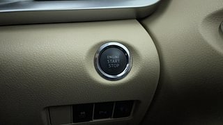 Used 2020 Toyota Yaris [2018-2021] VX CVT Petrol Automatic top_features Keyless start