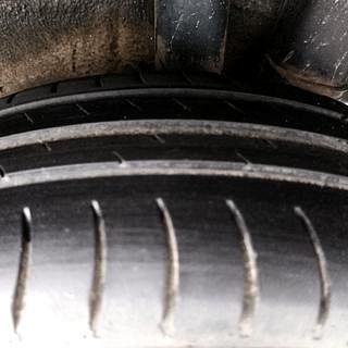 Used 2015 Hyundai Grand i10 [2013-2017] Magna 1.2 Kappa VTVT Petrol Manual tyres LEFT REAR TYRE TREAD VIEW